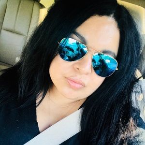 Meet your Posher, Maya